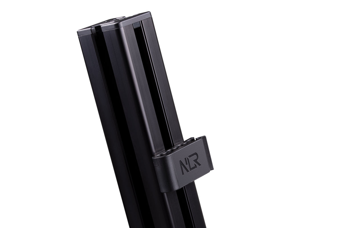 Next Level Racing Elite Direct Monitor Mount - Black Edition - close-up aluminium extrusie profiel met cable management clip