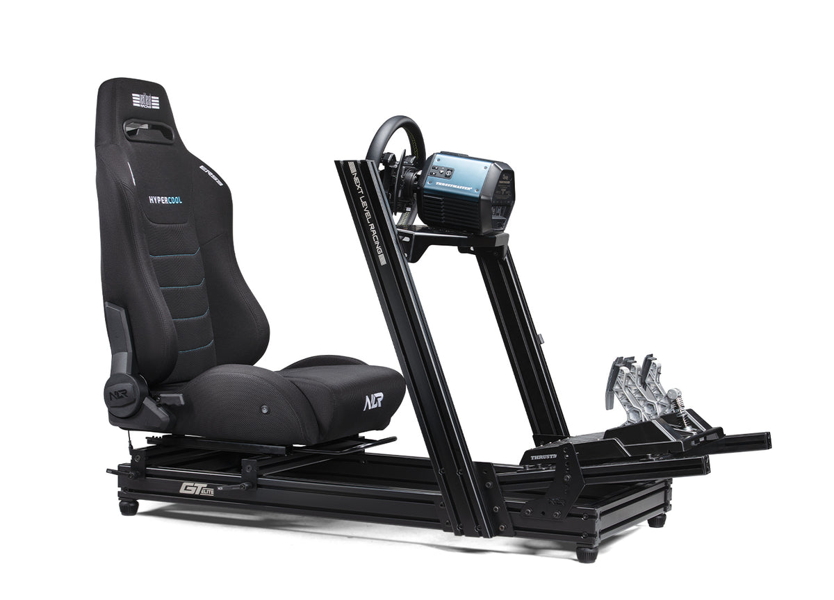 Next Level Racing ERS3 Hypercool Sim Racing Seat - preview gemonteerd op de GT Elite Lite Wheel Plate Edition cockpit met een Thrustmaster direct drive wheelbase, stuur en TLCM load-cell pedalen