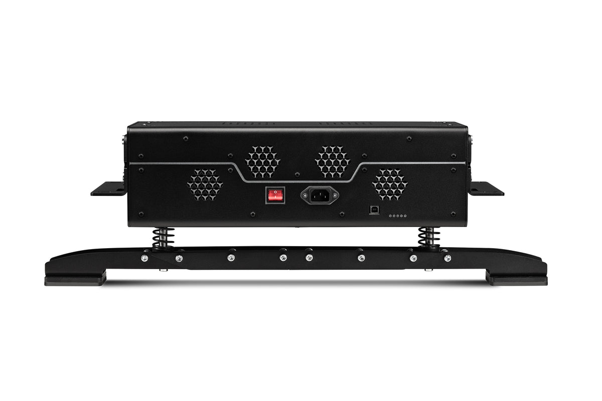 Next Level Racing Motion Plus Platform - achteraanzicht met aan-/uitschakelaar, voedingspoort en USB poort