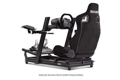 Next Level Racing Elite Keyboard and Mouse Tray - Black - preview met toetsenbord en muis en gemonteerd op een GT Elite Wheel Plate Edition cockpit met een Thrustmaster stuur- en pedalenset en een ERS1 stoel