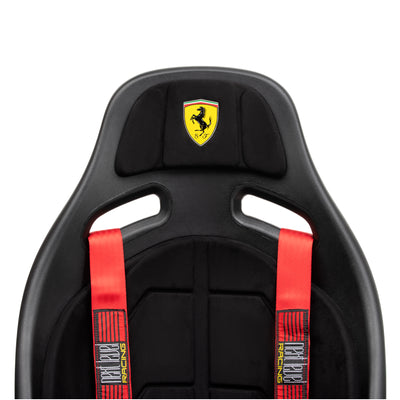 Next Level Racing ES1 Sim Racing Seat - Scuderia Ferrari Edition - close-up van Ferrari logo aan de voorkant van de stoel