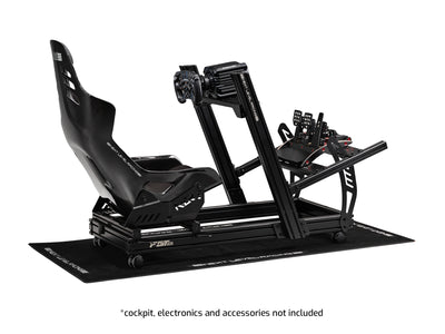 Next Level Racing ES3 Elite Sim Racing Seat - Carbon Fiber Edition - preview gemonteerd op een F-GT Elite Lite Wheel Plate Edition cockpit met een Fanatec direct drive wheelbase, stuur en load-cell pedalen