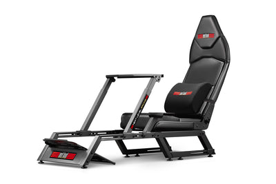 Next Level Racing F-GT Cockpit - vooraanzicht cockpit zonder elektronica in gt stand