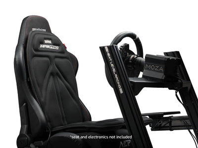 Next Level Racing HF8 Pro Haptic Feedback Pad - preview geplaatst in een NLR ERS4 stoel gemonteerd op de GT Elite Wheel Plate Edition met een MOZA direct drive wheelbase en het CS V2P stuur